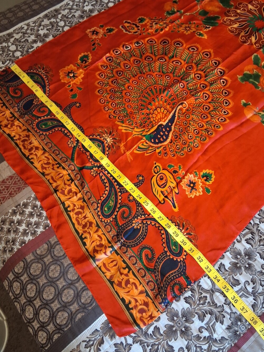 Si Na Yu Scarf 100%Silk Peacock Pailey Satin Red Artsy Indian Hawaiian Elegan - Picture 10 of 14